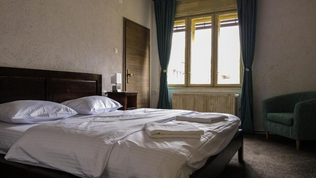 Pensiunea Alunul Remeţi Exteriör bild