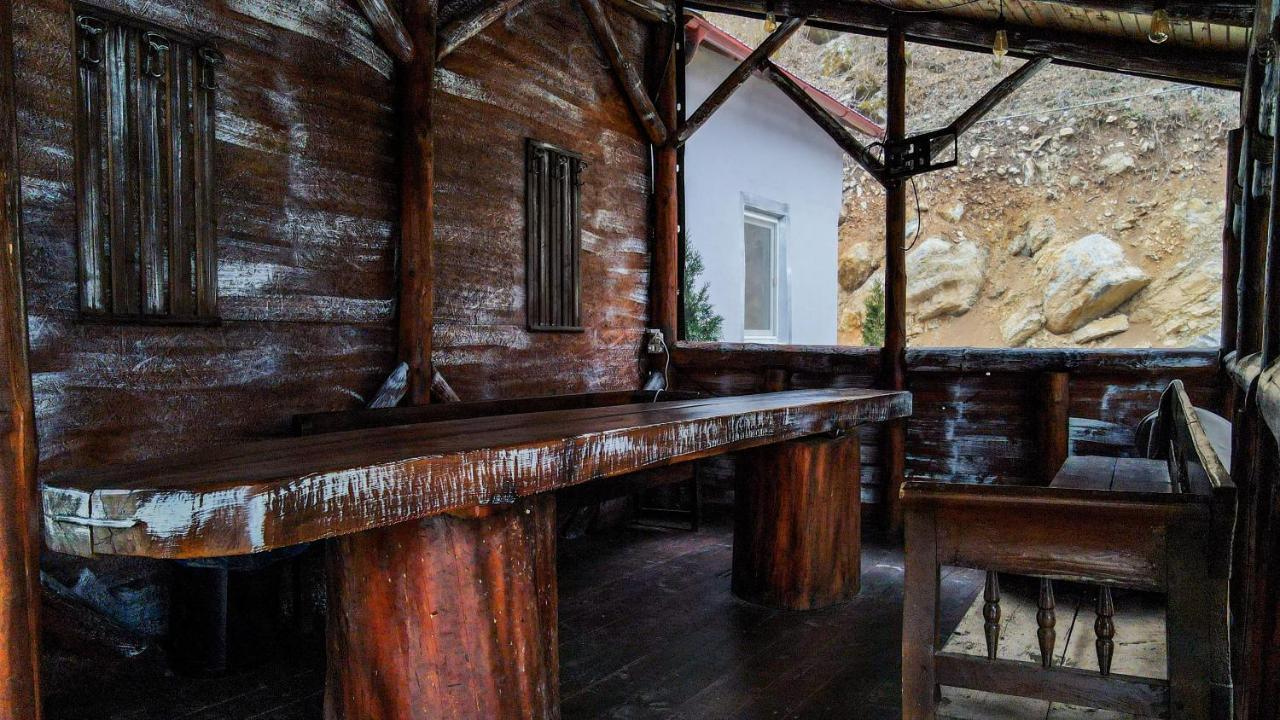 Pensiunea Alunul Remeţi Exteriör bild